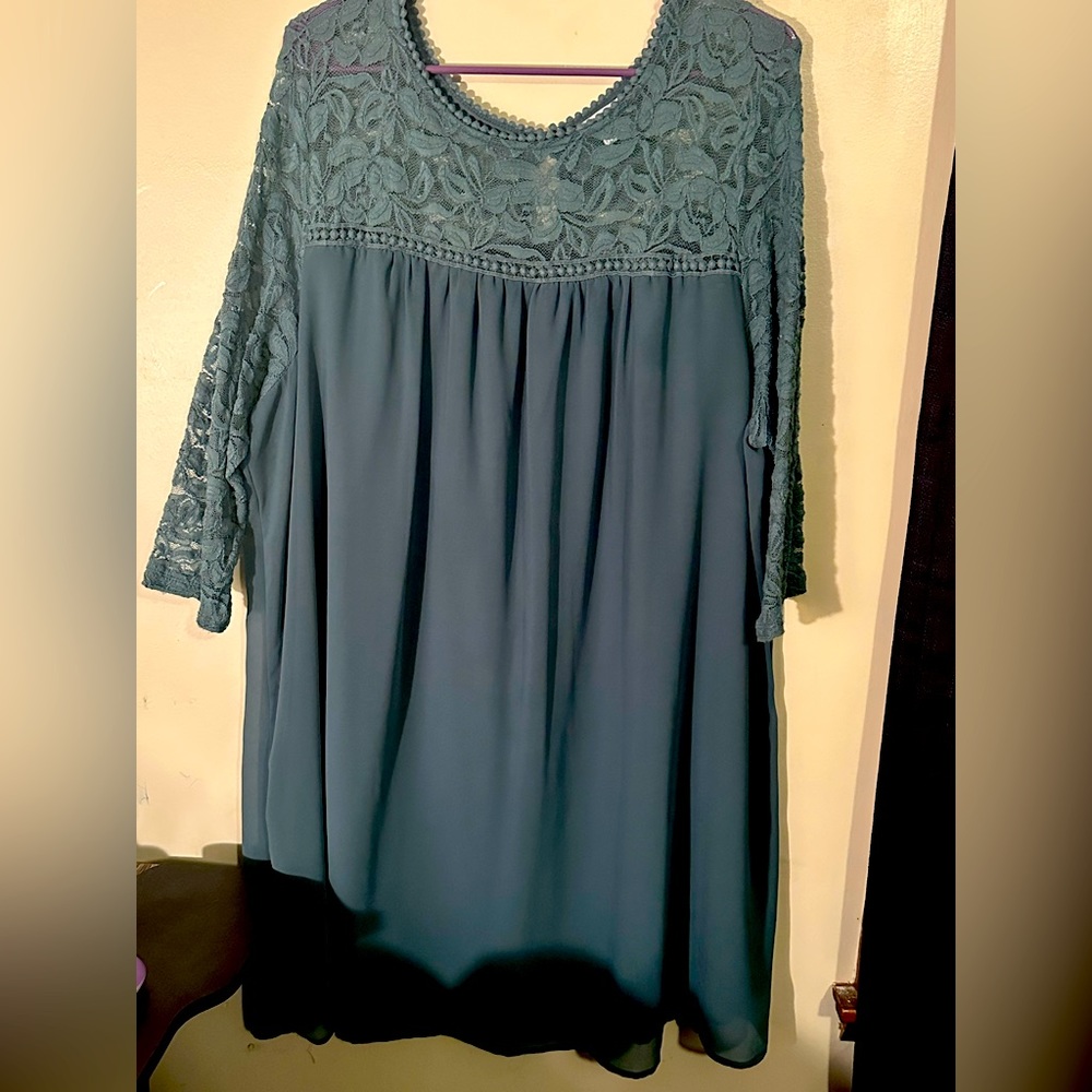 A.U.W. Dress 3x